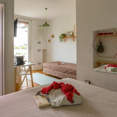 Duomo Views, Light, Jungle-Inspired Studio With Terrace มิลาน ภายนอก รูปภาพ