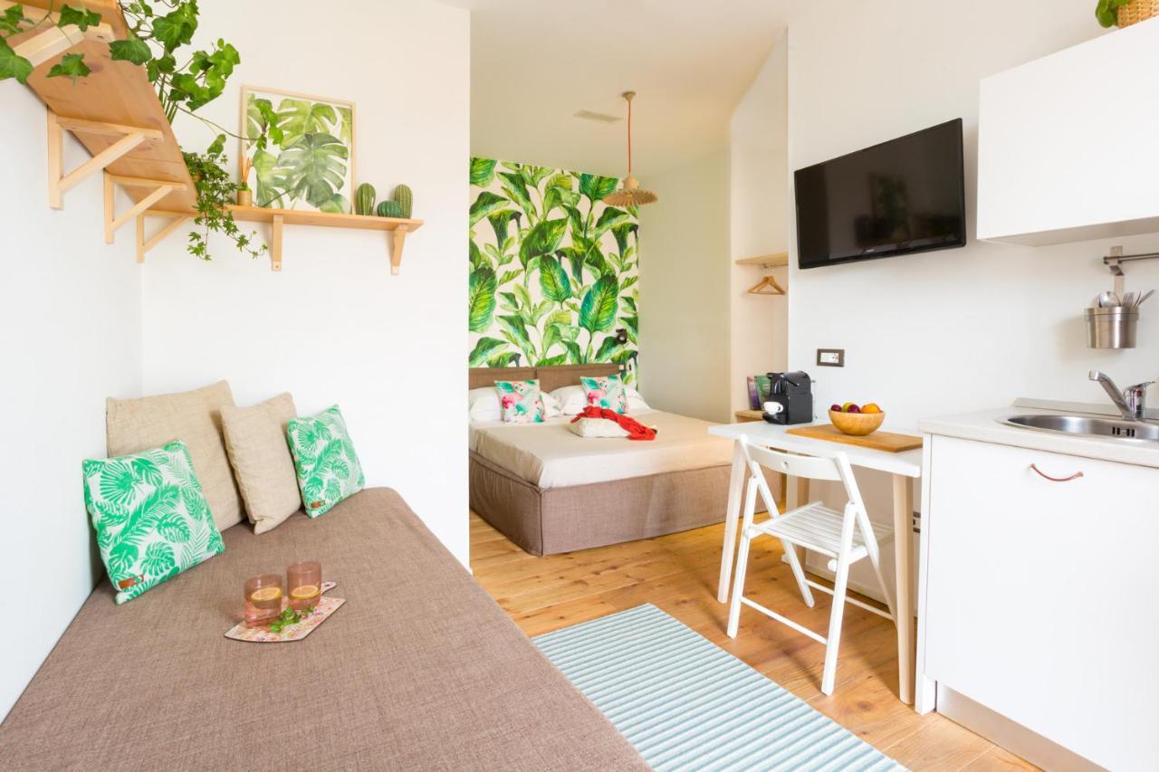 Duomo Views, Light, Jungle-Inspired Studio With Terrace มิลาน ภายนอก รูปภาพ
