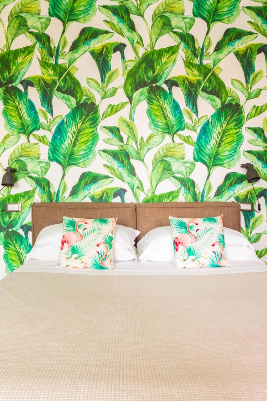 Duomo Views, Light, Jungle-Inspired Studio With Terrace มิลาน ภายนอก รูปภาพ