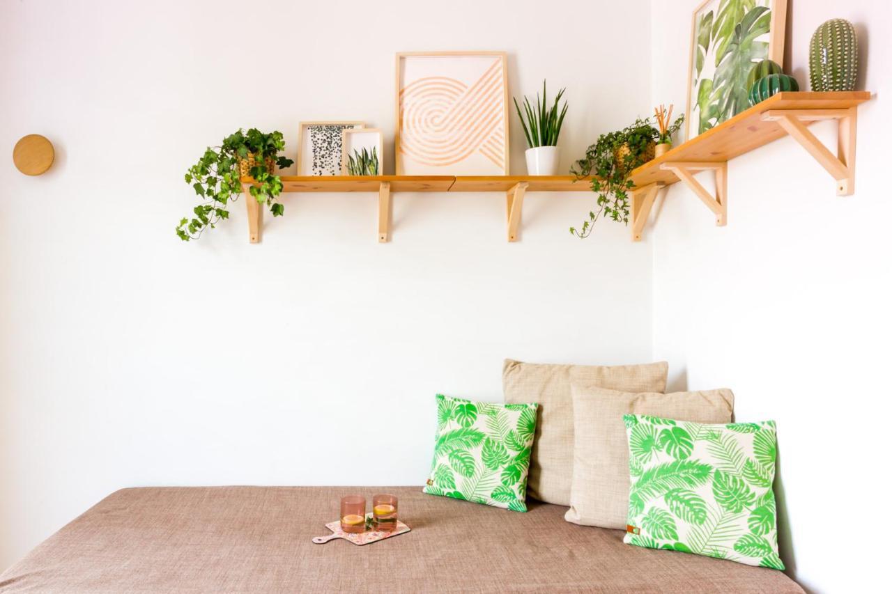 Duomo Views, Light, Jungle-Inspired Studio With Terrace มิลาน ภายนอก รูปภาพ